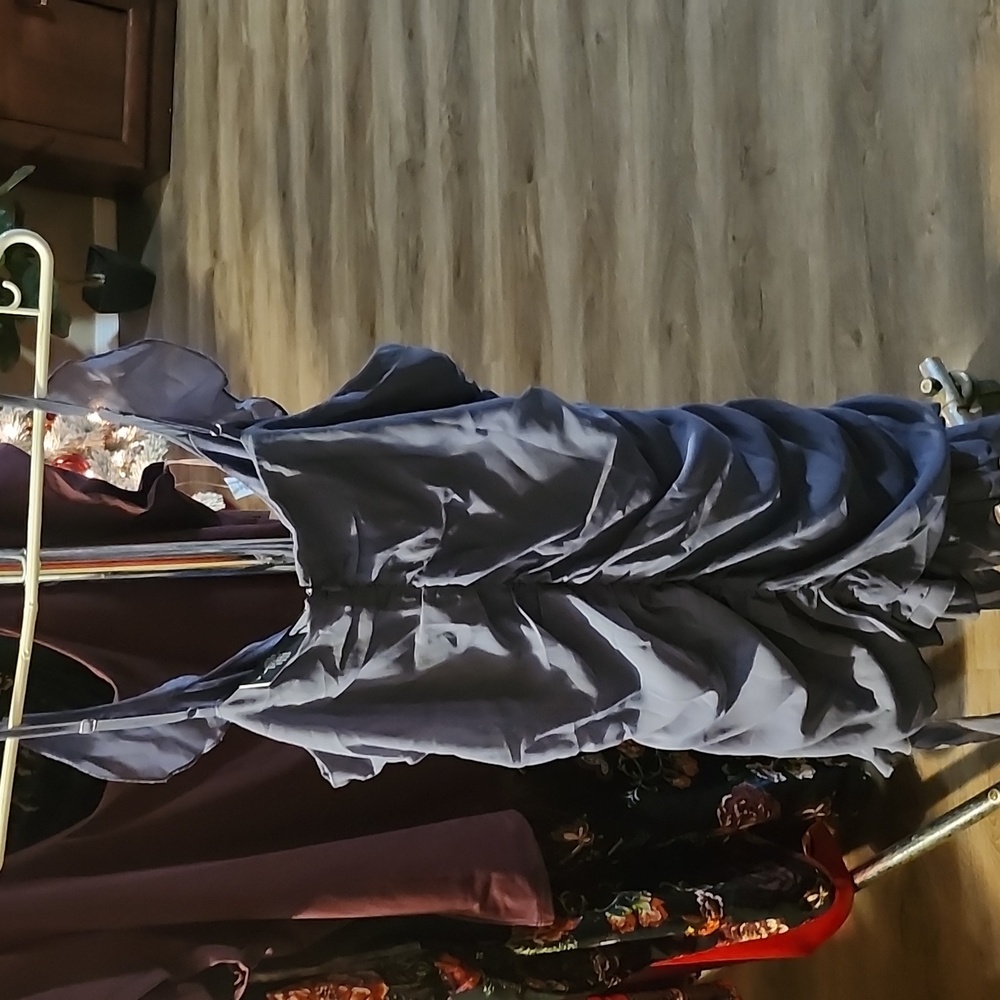 Dress - Picture 5 of 7